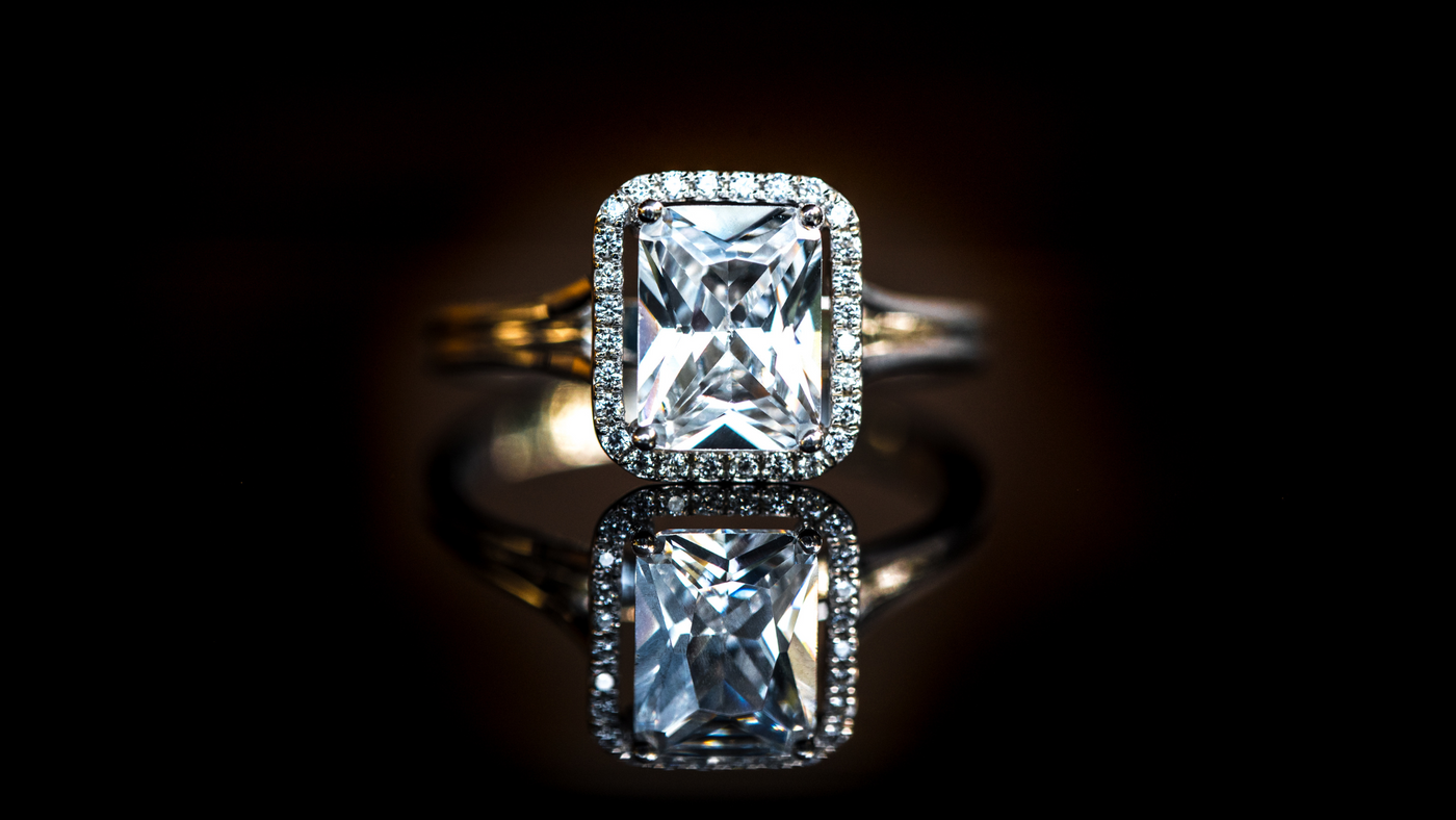How Many Carats Should An Engagement Ring Be?