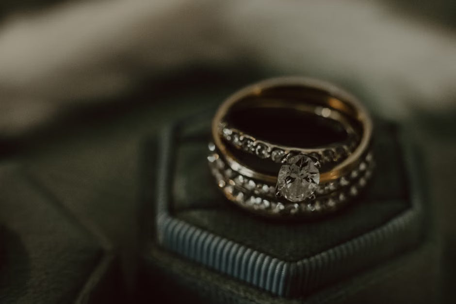 10 Stunning and Elegant Wedding Ring Designs to Fall in Love With All Over Again