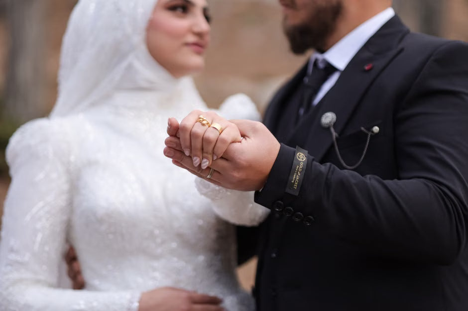 The Complete Guide on How to Wear a Bridal Ring Set