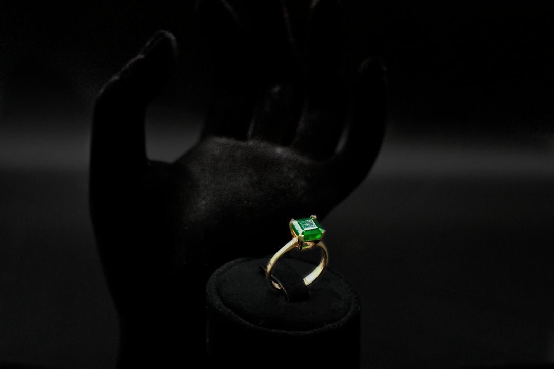 Emerald Wedding Bands: What to Look for Before You Buy