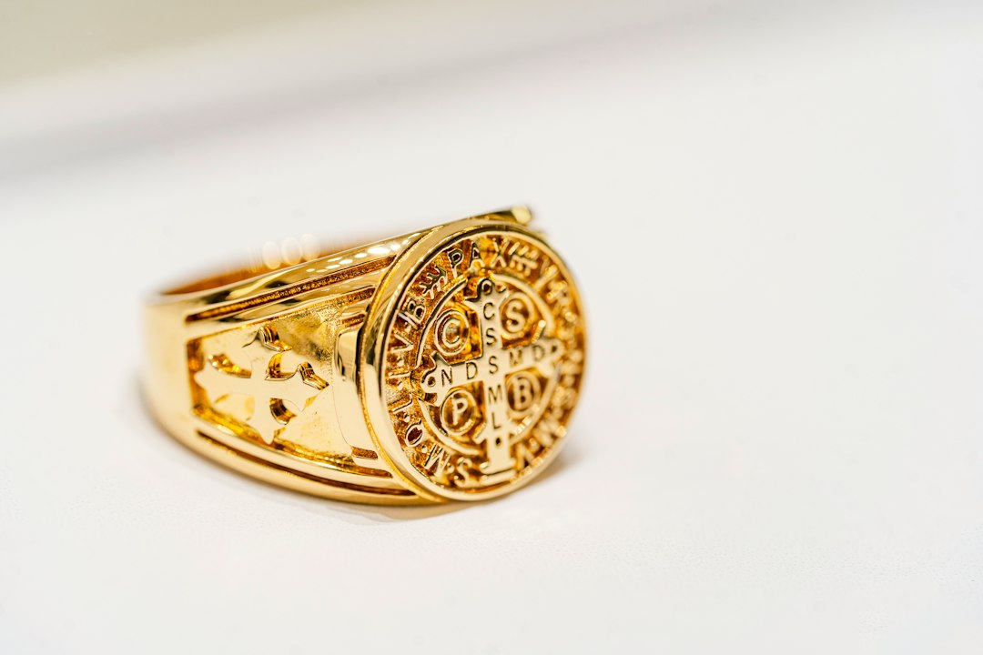 How Much Does Gold Ring Resizing Cost and What Happens to the Extra Metal?