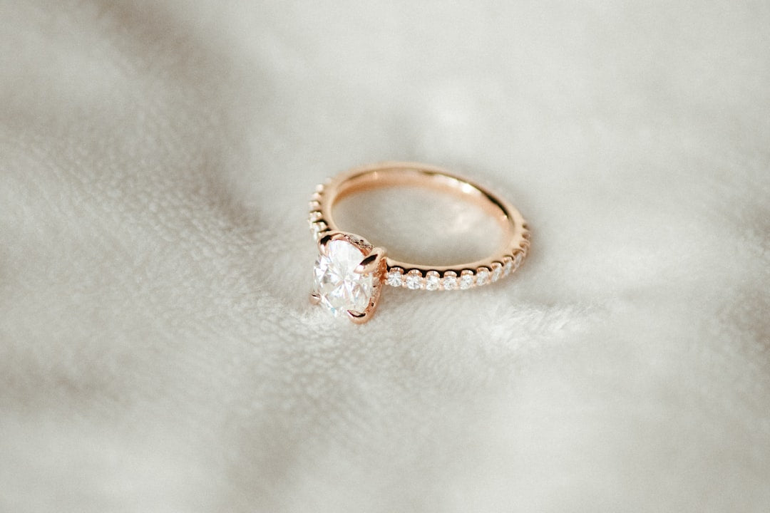 How to Find a Sparkly Eye-Clean GIA Certified Ring Without Buying Flawless