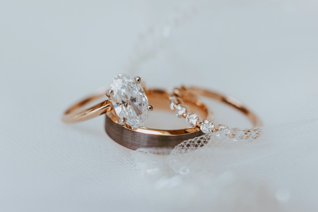 Contemporary Wedding Bands That Redefine Bridal Elegance