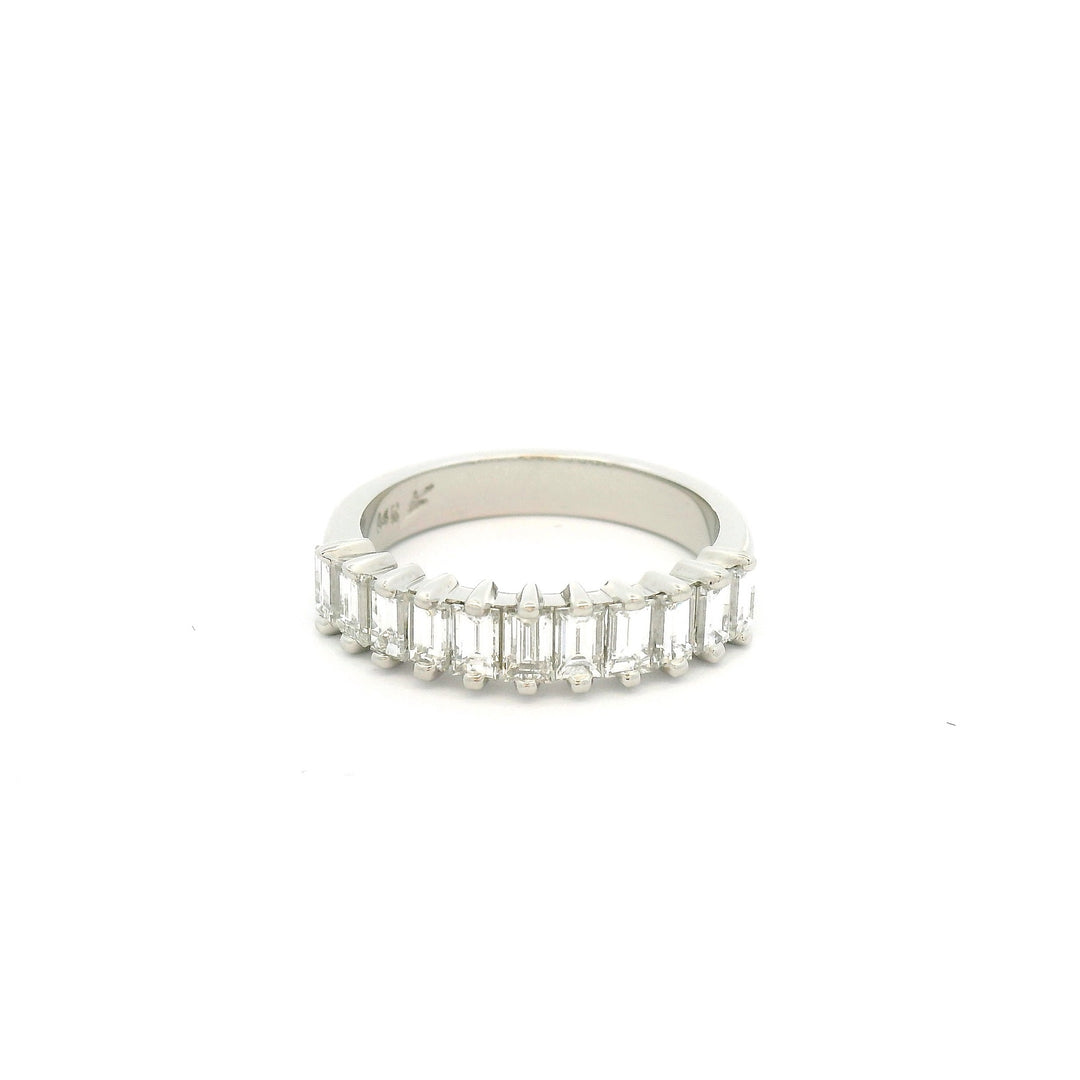 White gold ring 11 baguette diamonds