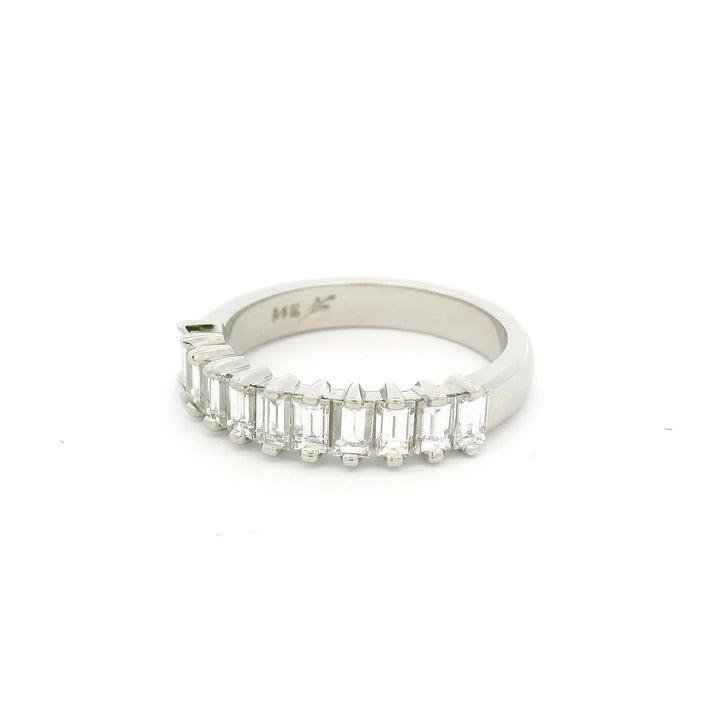 White gold ring 11 baguette diamonds