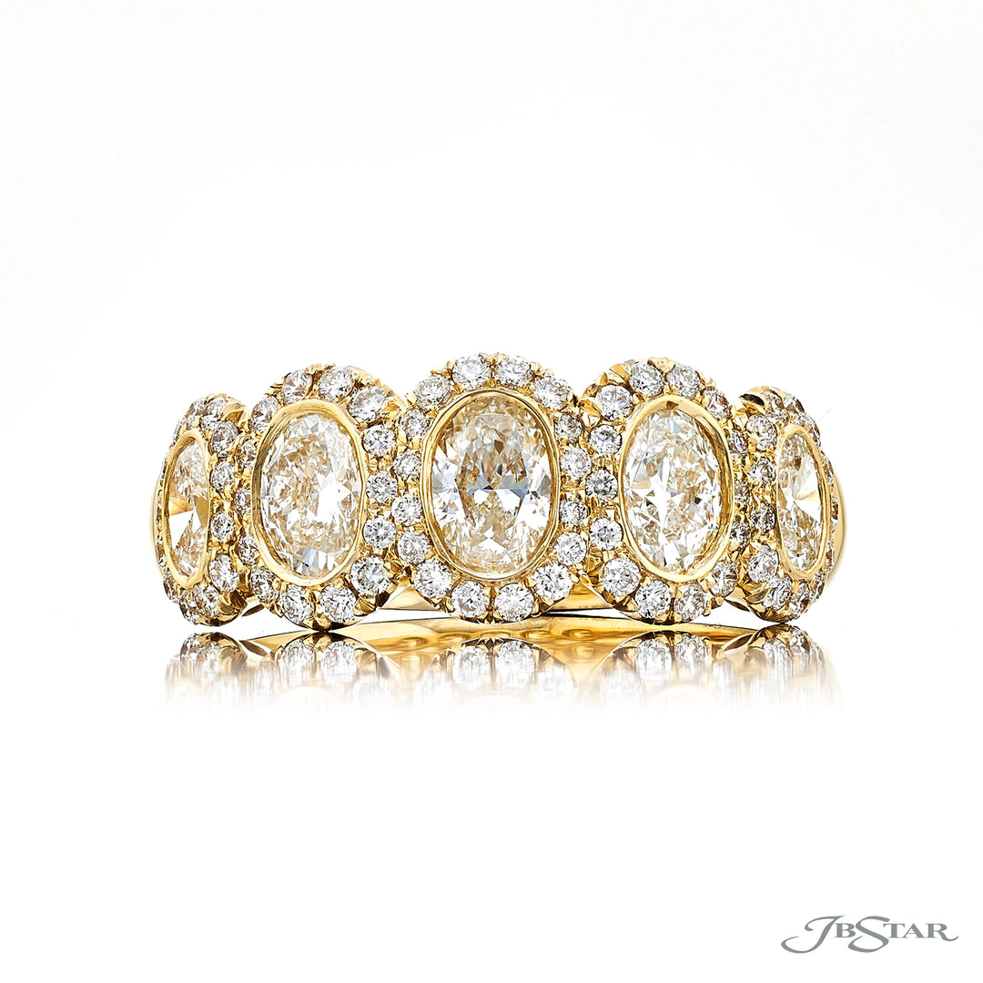 18K Yellow Gold Oval Bezel Pave Diamond Band