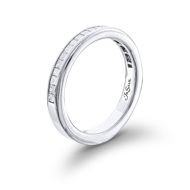 Elegance Elevated: Classic Single-Row Princess-Cut Diamond Wedding Band in Platinum