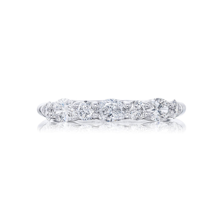 Elegance Elevated: Classic Single-Row Oval and Round-Cut Diamond Band in Platinum