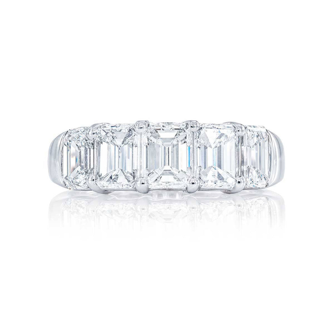 Elegance Elevated: Signature Single-Row Emerald-Cut Diamond Band in Platinum