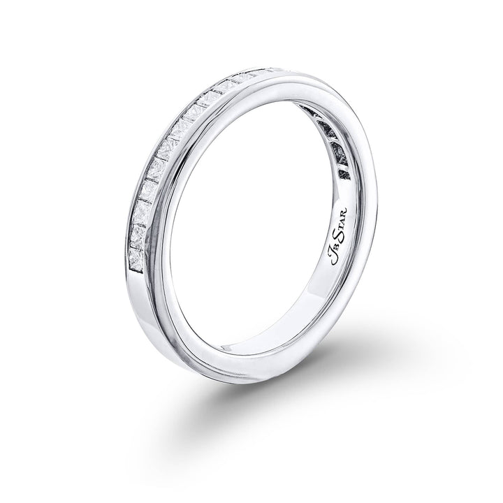 Elegance Elevated: Classic Single-Row Princess-Cut Diamond Wedding Band in Platinum