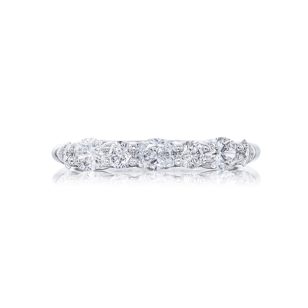 Elegance Elevated: Classic Single-Row Oval and Round-Cut Diamond Band in Platinum