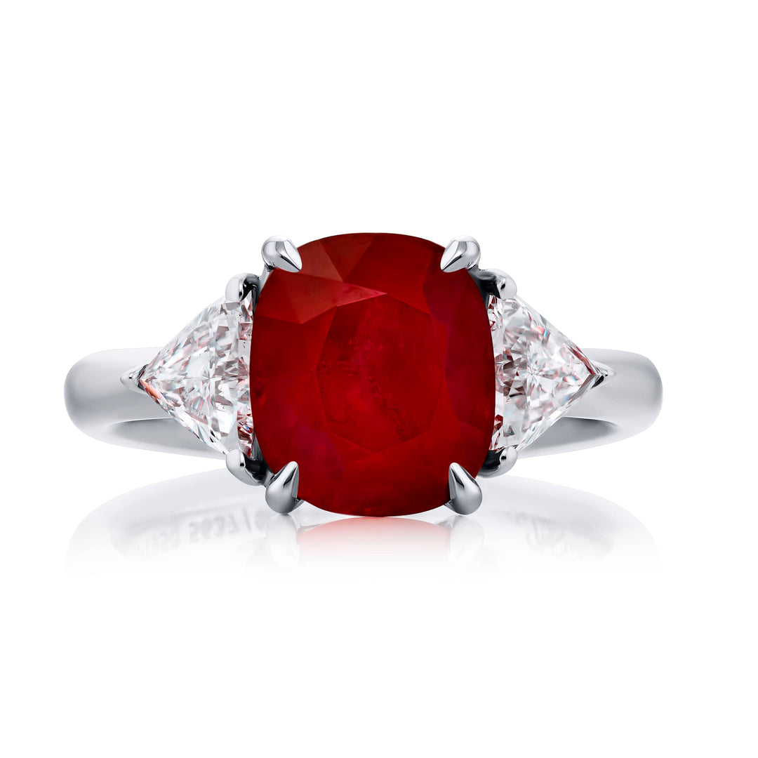 Burma Ruby and Diamond Ring 3.89 ct. Cushion cut