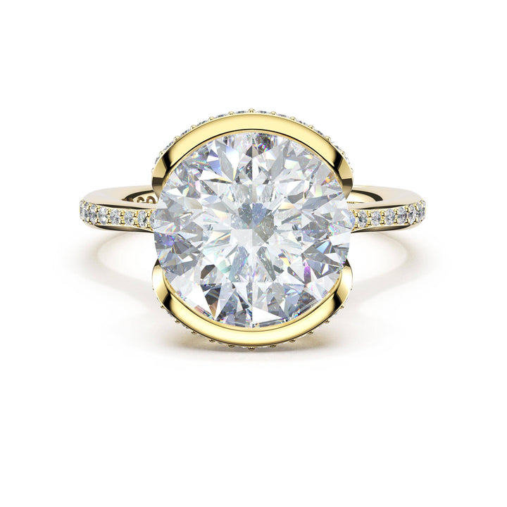 Round North/South Semi-Bezel Pavé-Intense Ring in 18kt Yellow Gold
