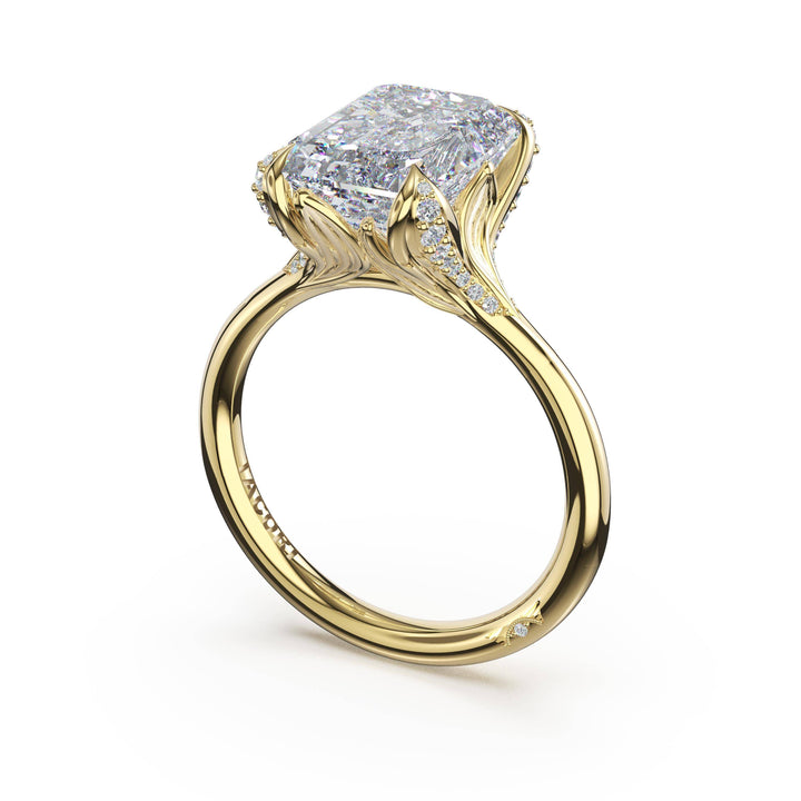 Emerald Petal-Crown Pavé Accent Solitaire in 18kt Yellow Gold