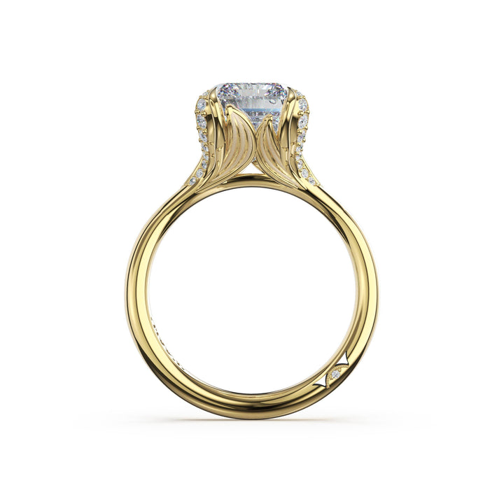 Emerald Petal-Crown Pavé Accent Solitaire in 18kt Yellow Gold