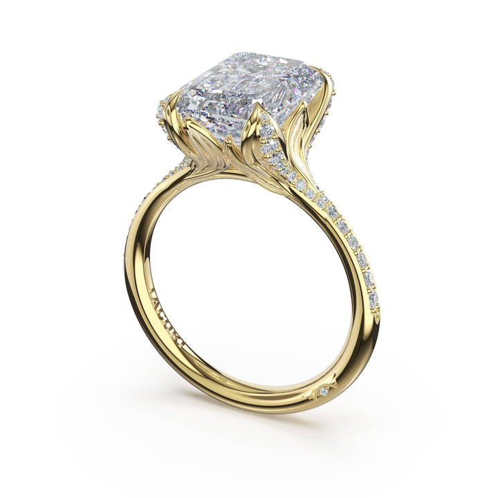 Emerald Petal-Crown Pavé Intense Solitaire in 18kt Yellow Gold